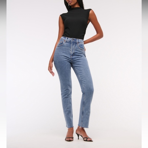 Abercrombie Ultra High Rise Medium Wash Jeans - Picture 1 of 7